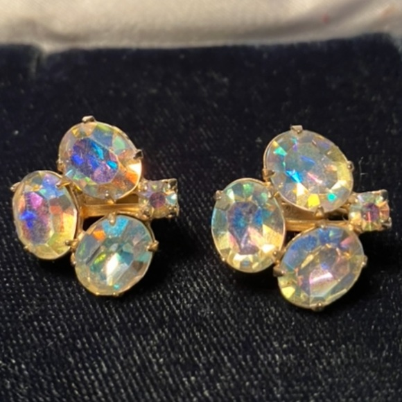 Jewelry - Genuine rare stunning 1940’s Aurora Borealis earrings